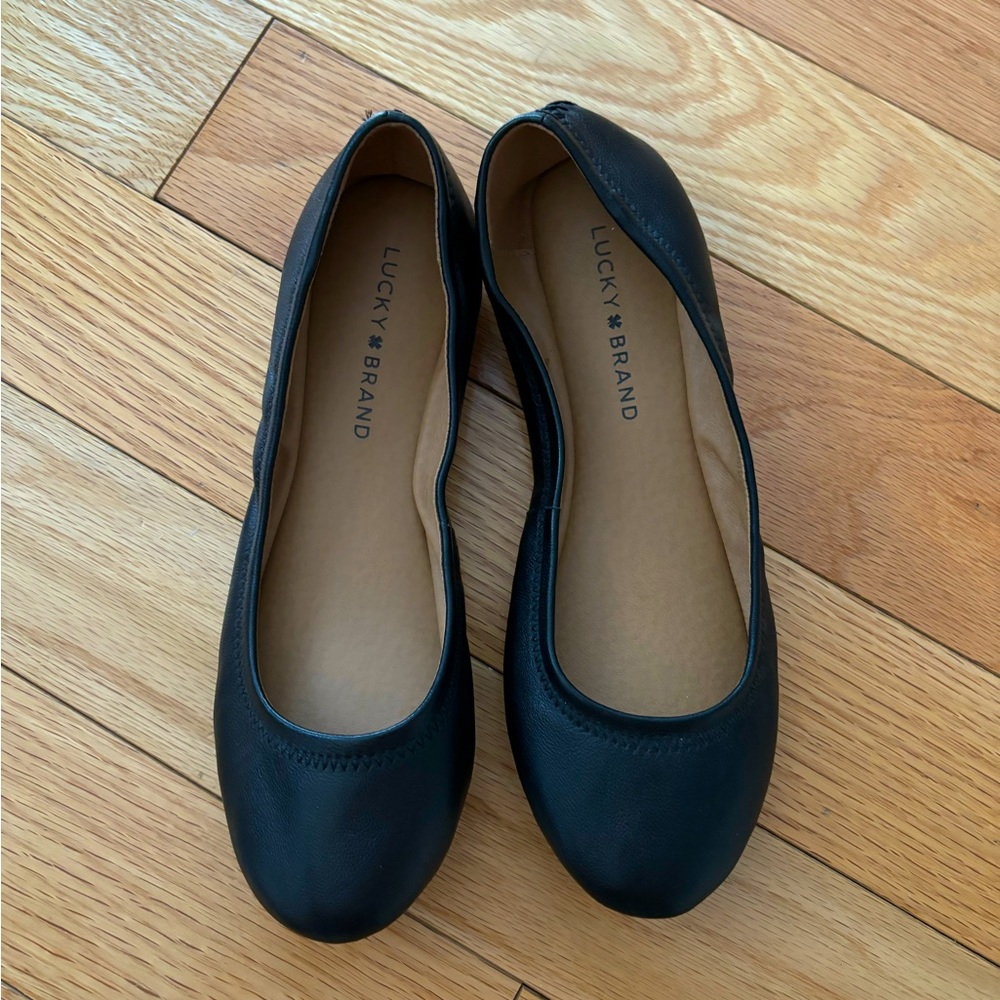 NWOT never worn- Erin black ballet flats